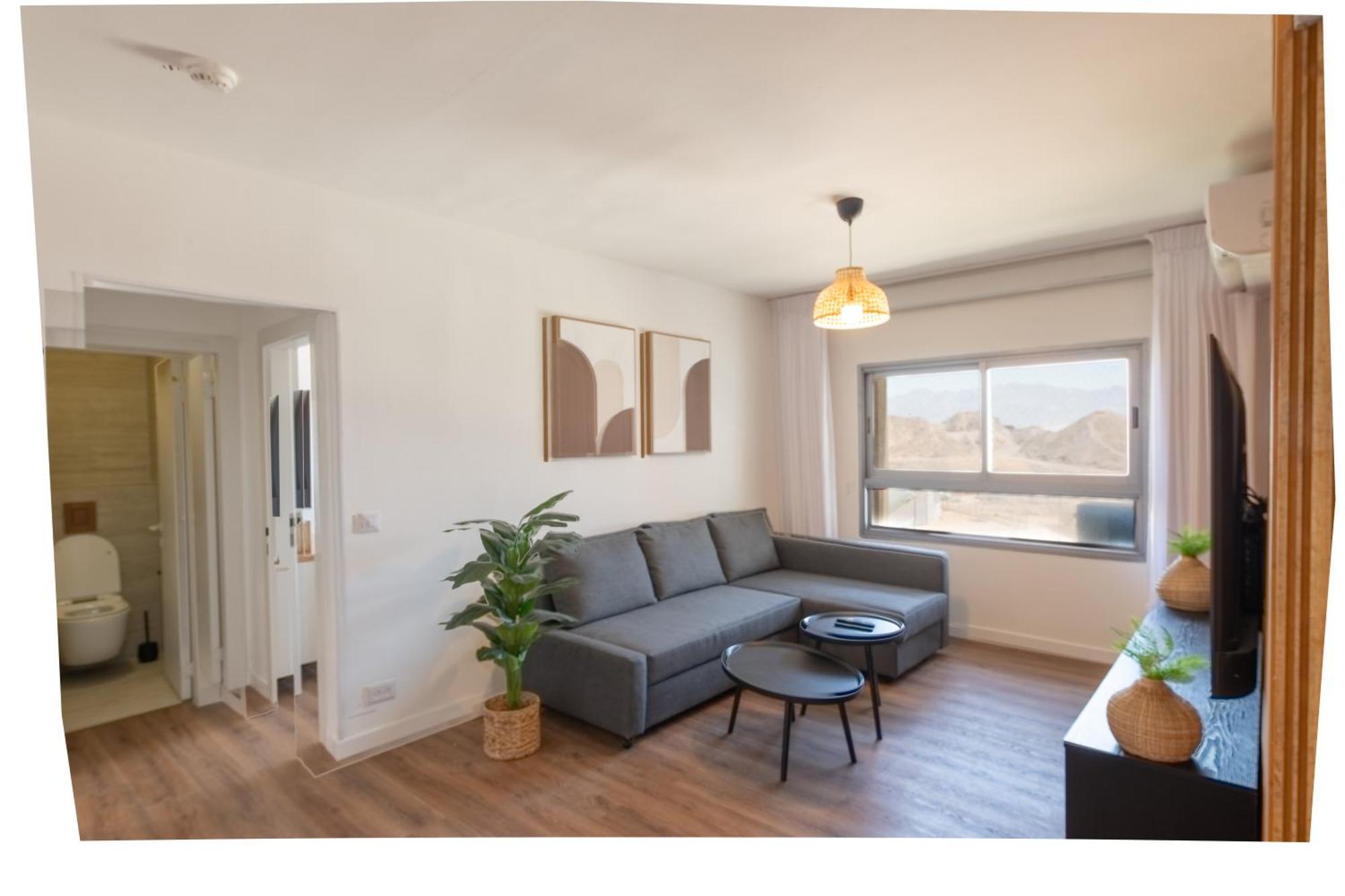 Luxury Vacation -amazing Pool Apartment Eilat